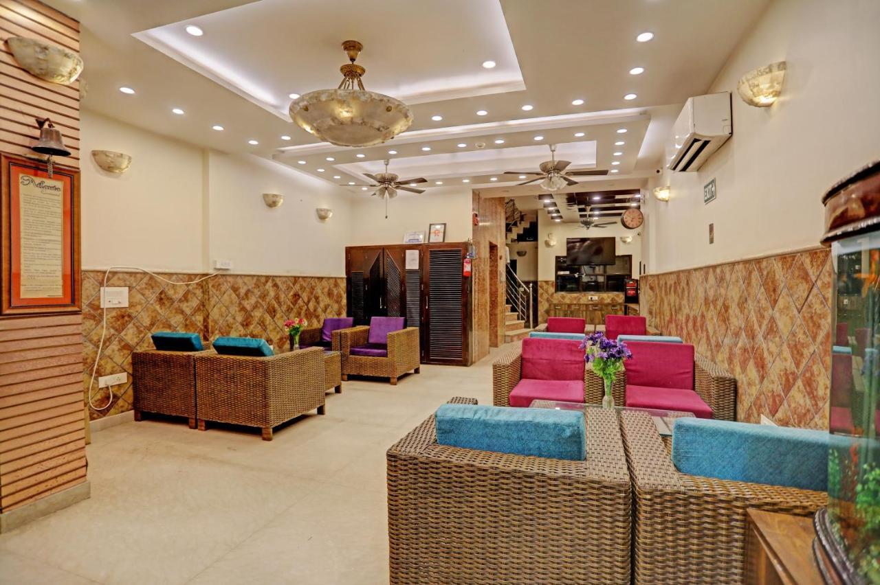 Staybook Hotel Atlanta New Delhi Train Station Exterior foto